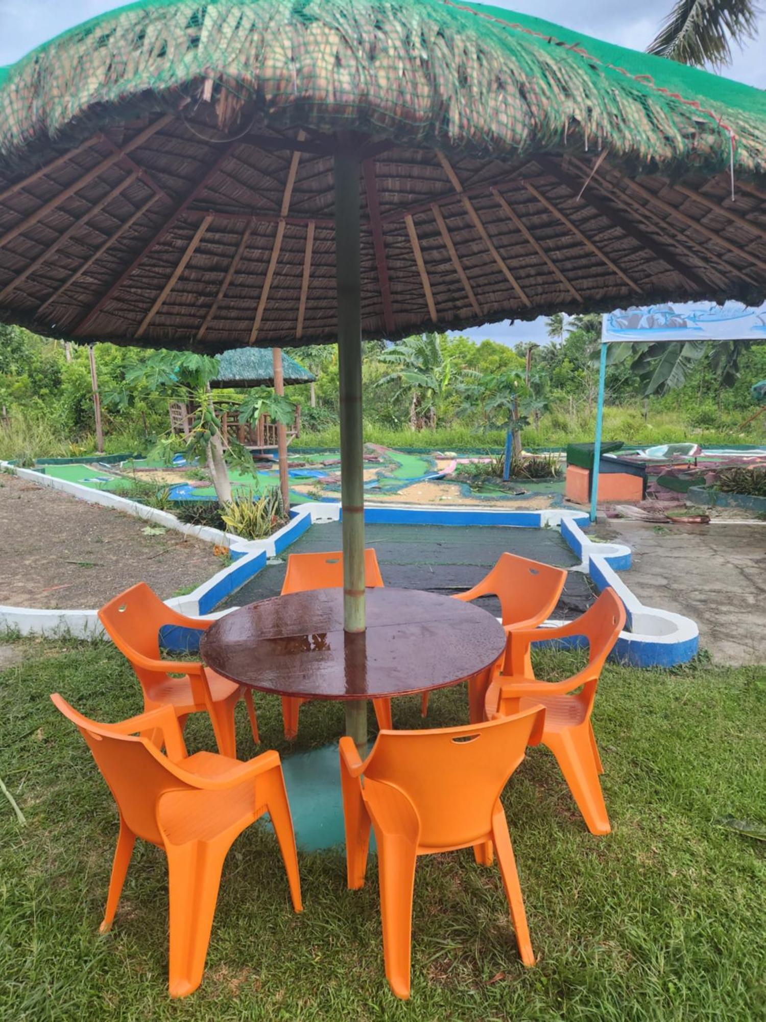 Nirvana Bamboo Houses & Dive Resort Moalboal Bagian luar foto
