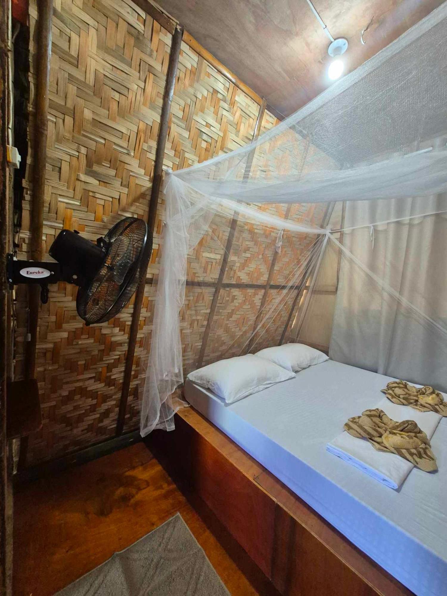 Nirvana Bamboo Houses & Dive Resort Moalboal Bagian luar foto